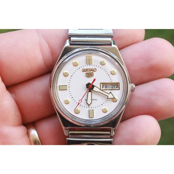 Seiko Other - Vintage 1981 Seiko Automatic Mens Silver Watch W/daydate & Gold accents